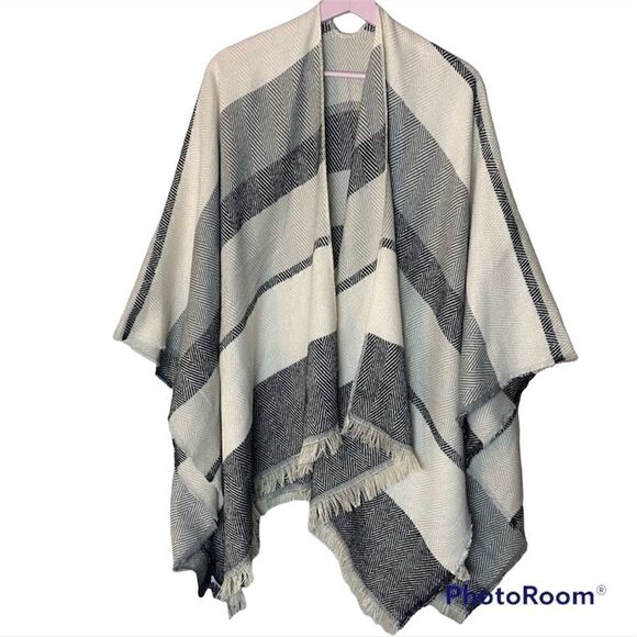 bohemian wrap poncho top - Picture 1 of 3